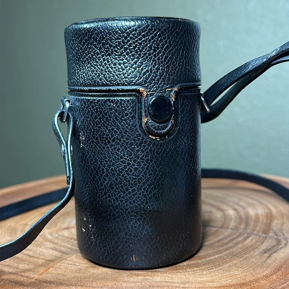 Pentax Super-Takumar 135mm f/3.5 Lens w/ Leather Case - M42 Mount - Picture 10 of 12